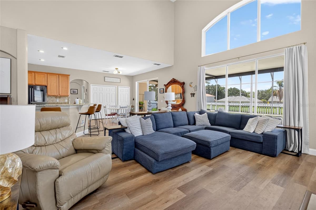 353 LAKE AMBERLEIGH DRIVE — photo 3 of 46