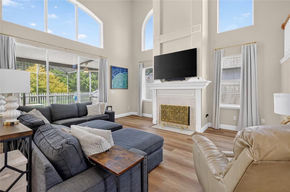 353 LAKE AMBERLEIGH DRIVE — photo 2 of 46