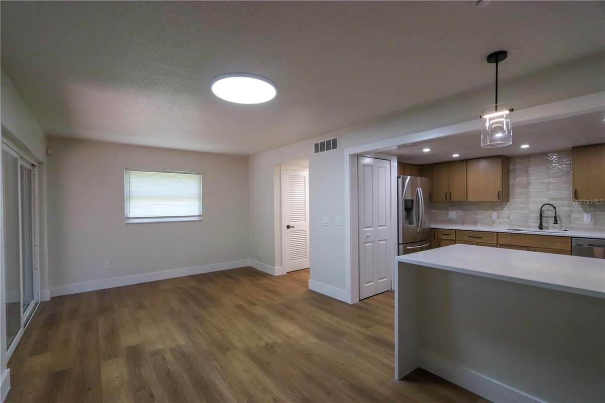 812 PARK LAKE CIRCLE — photo 15 of 56