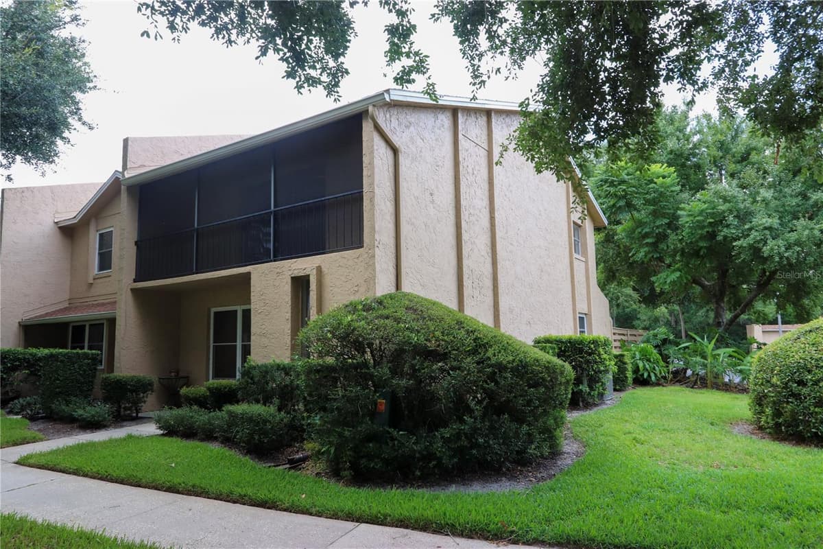 812 PARK LAKE CIRCLE — photo 3 of 56