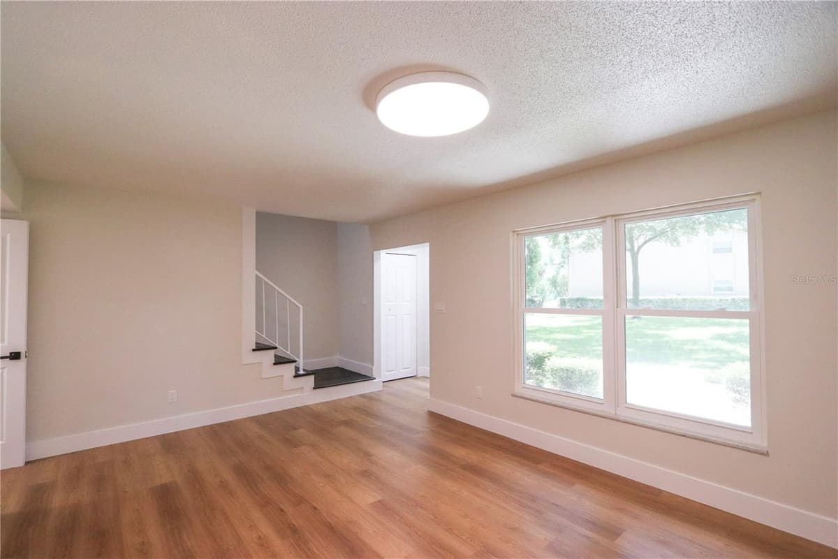 812 PARK LAKE CIRCLE — photo 7 of 56