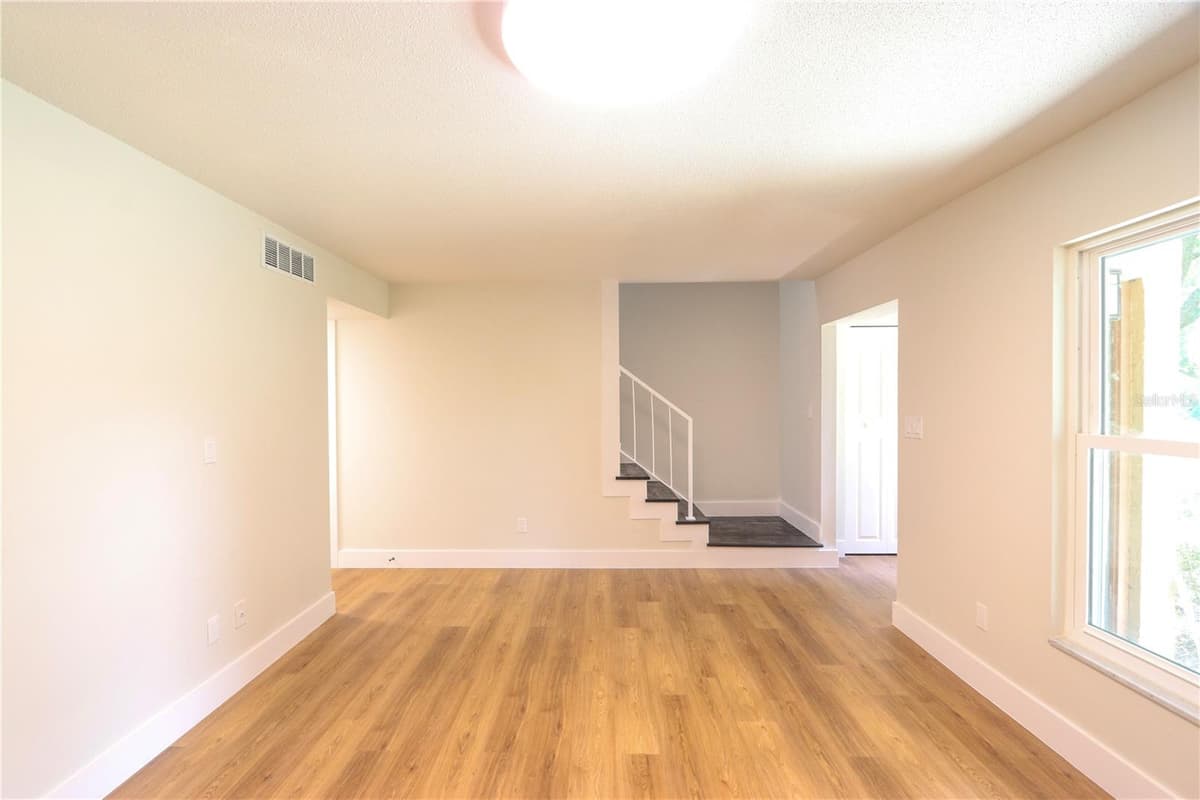 812 PARK LAKE CIRCLE — photo 8 of 56