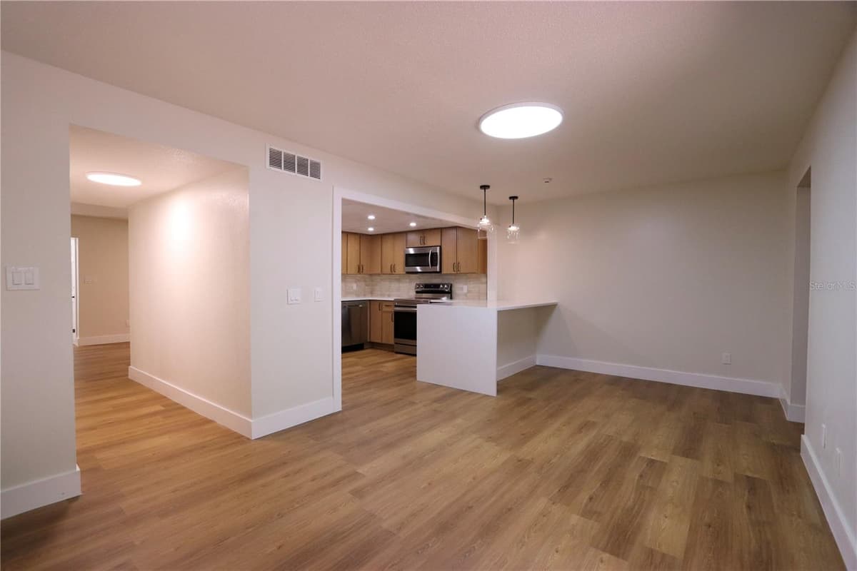 812 PARK LAKE CIRCLE — photo 16 of 56