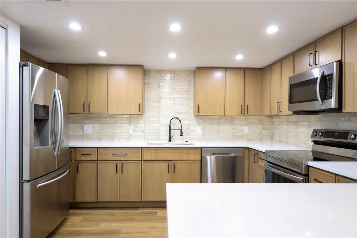 812 PARK LAKE CIRCLE — photo 21 of 56
