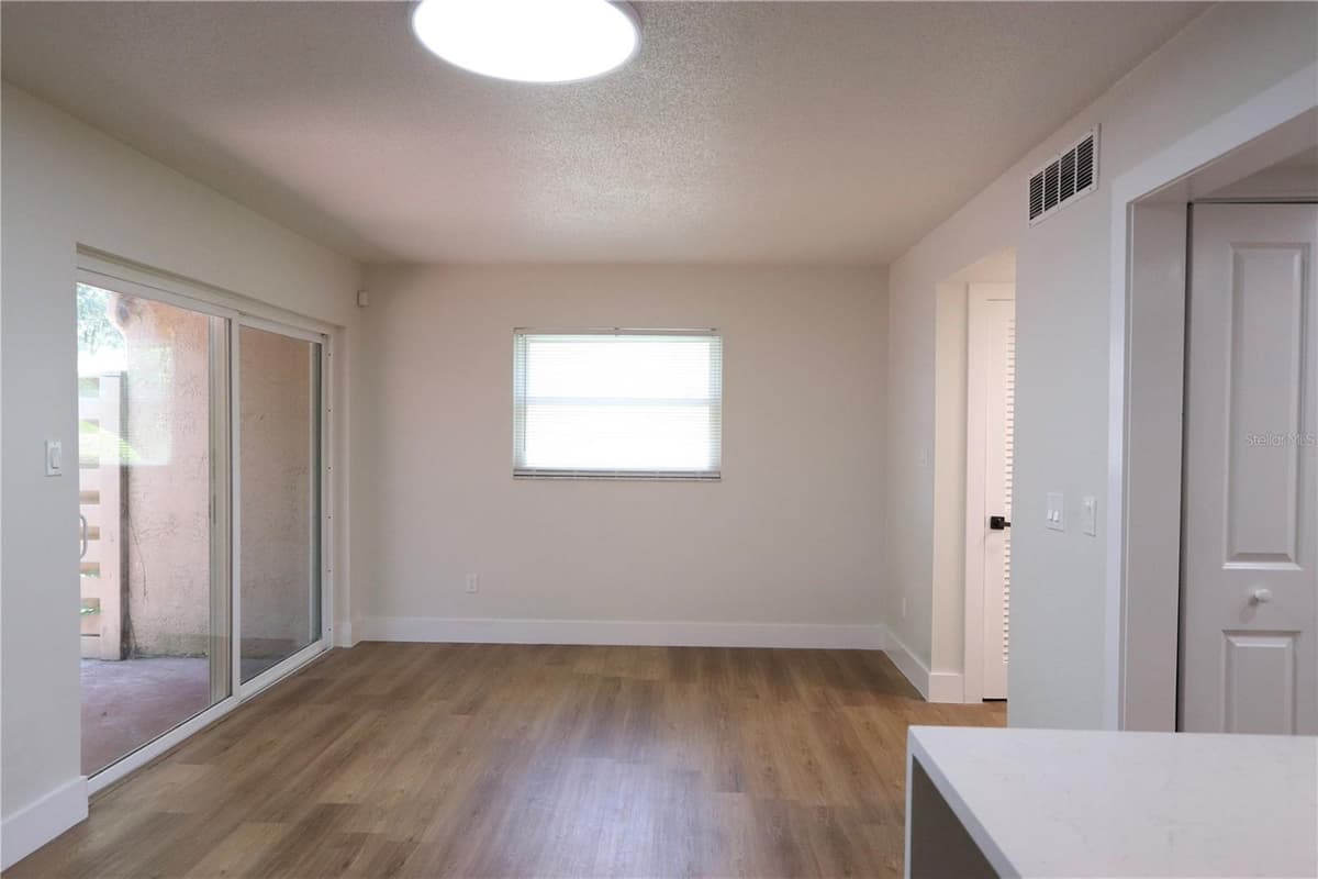 812 PARK LAKE CIRCLE — photo 14 of 56