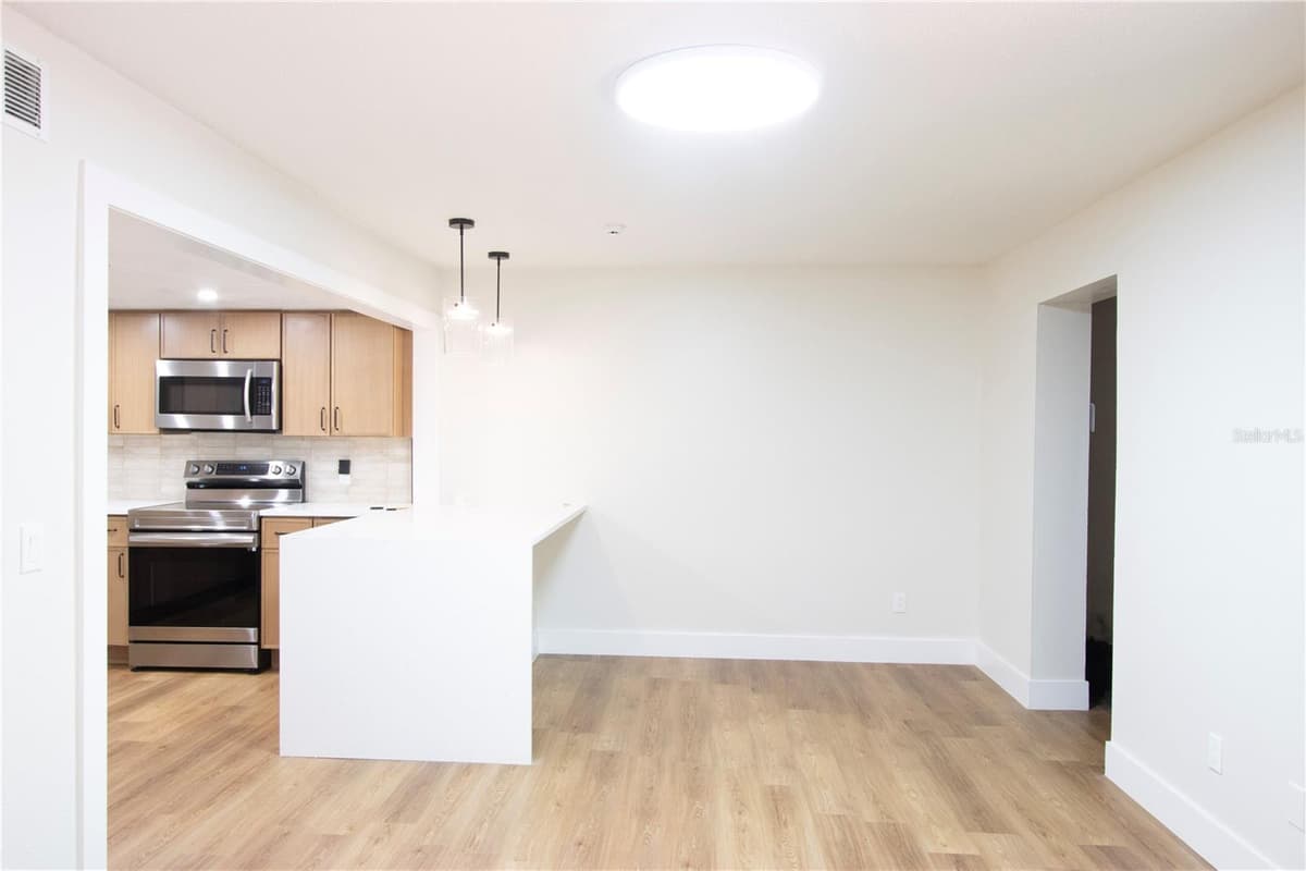 812 PARK LAKE CIRCLE — photo 18 of 56