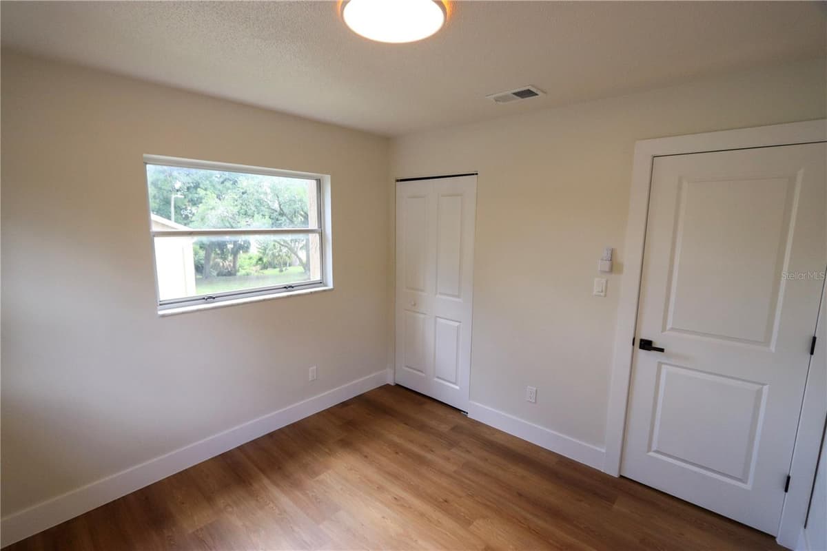 812 PARK LAKE CIRCLE — photo 34 of 56