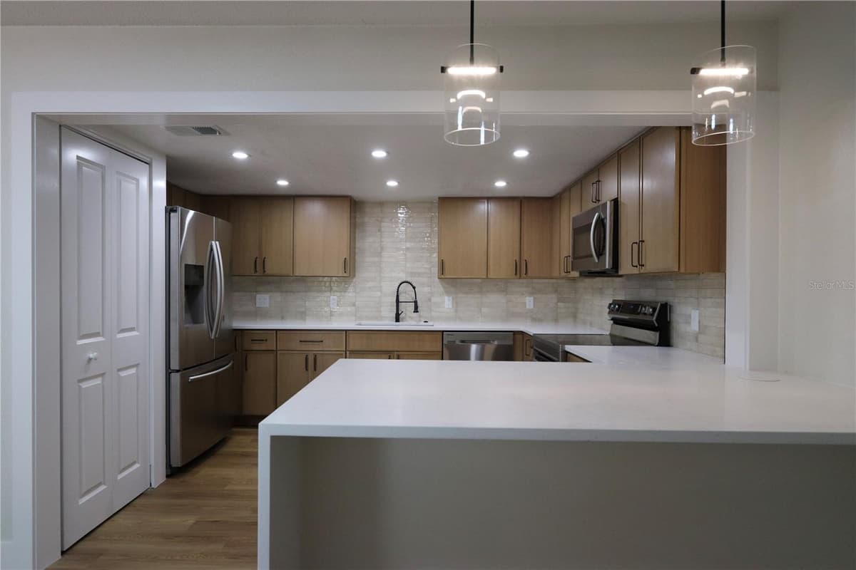 812 PARK LAKE CIRCLE — photo 20 of 56