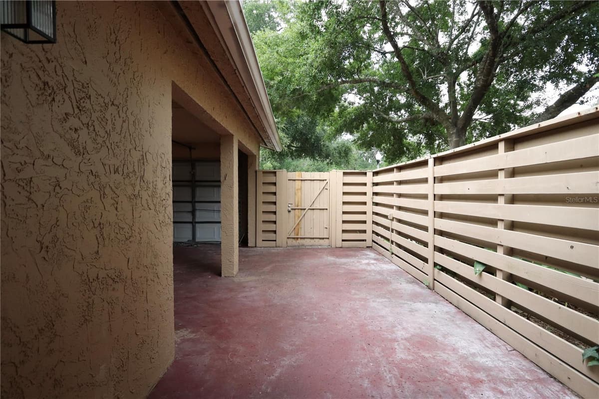 812 PARK LAKE CIRCLE — photo 52 of 56