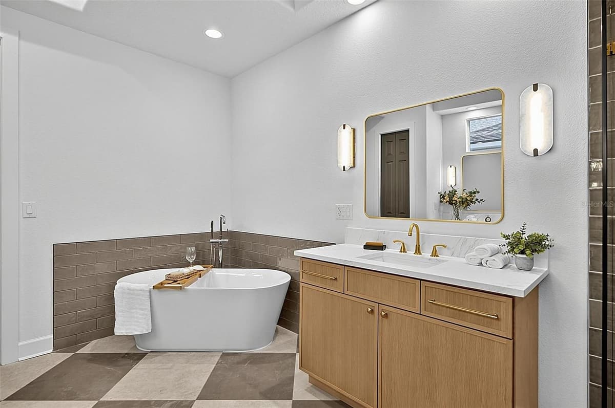 21 EASTLAKE DRIVE — photo 39 of 75