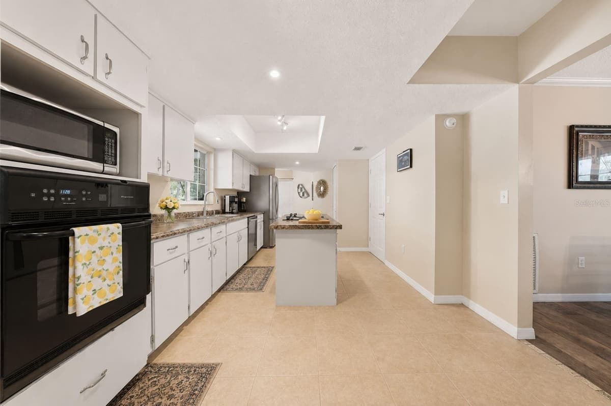 44131 PARKWAY LANE — photo 12 of 51