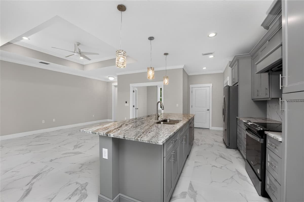 14422 CHAMBERLAIN BOULEVARD — photo 10 of 63