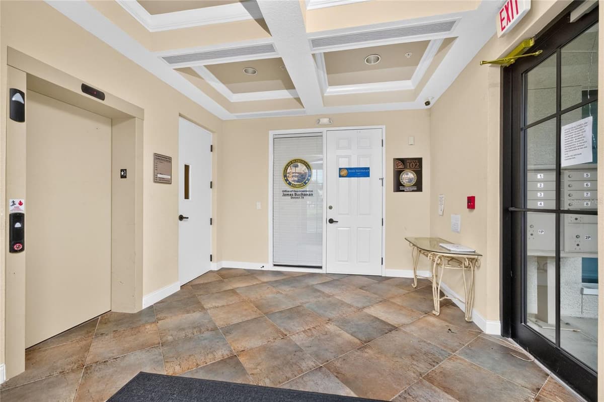5900 PAN AMERICAN BOULEVARD — photo 16 of 81