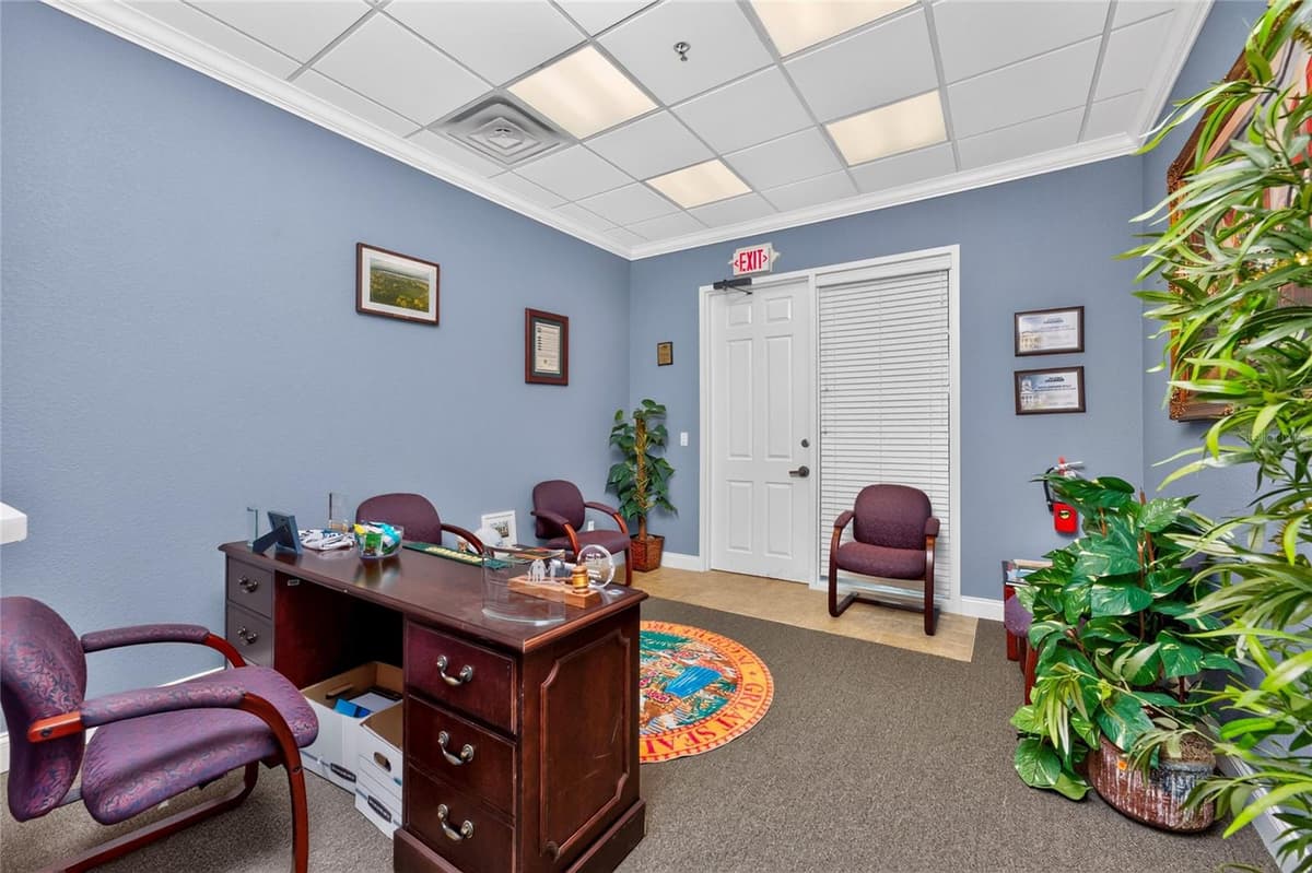 5900 PAN AMERICAN BOULEVARD — photo 11 of 81