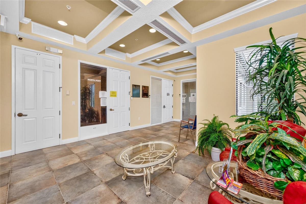 5900 PAN AMERICAN BOULEVARD — photo 5 of 81