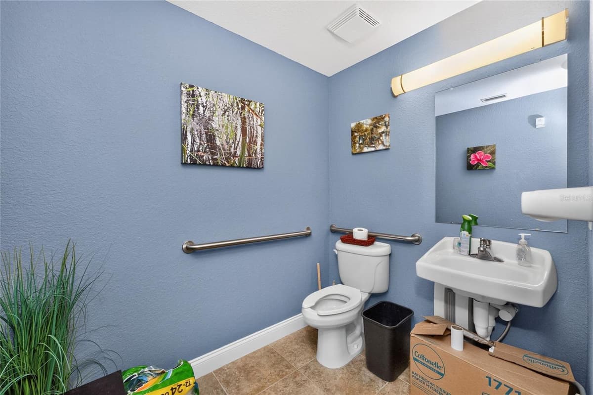 5900 PAN AMERICAN BOULEVARD — photo 15 of 81