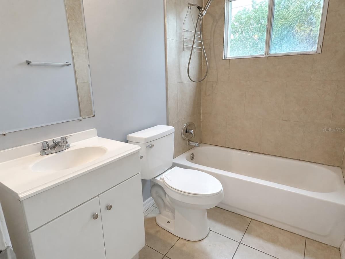 1519 LYNN AVENUE — photo 15 of 19