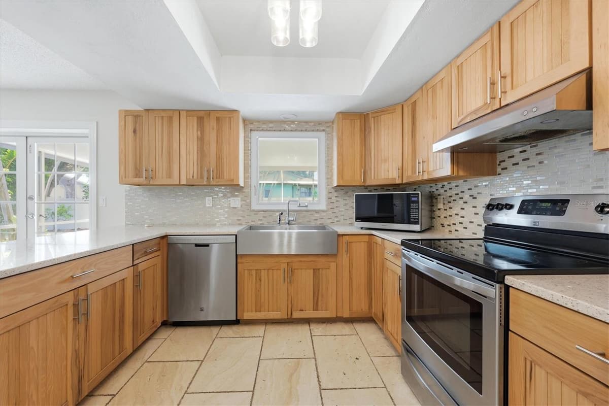 4089 KING RICHARD DRIVE — photo 12 of 32