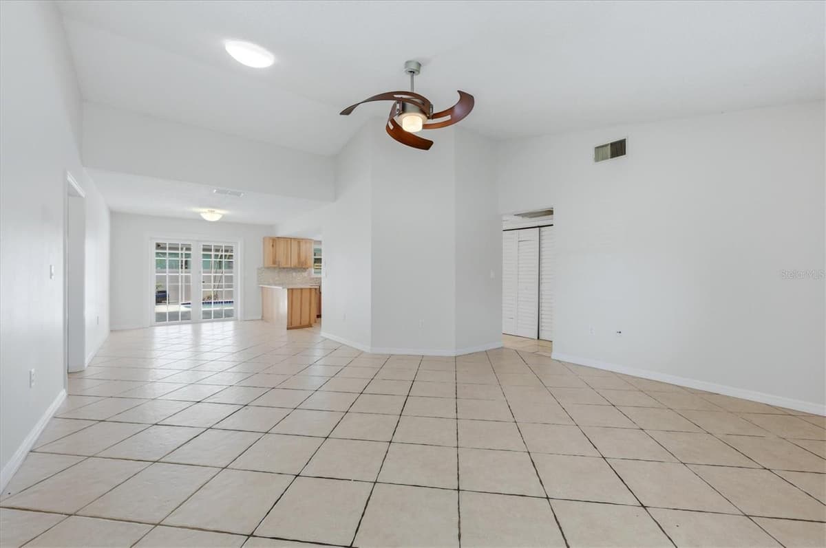 4089 KING RICHARD DRIVE — photo 9 of 32