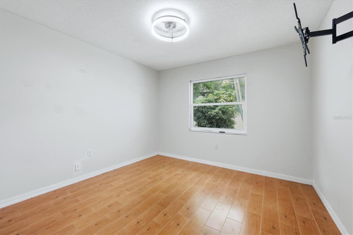 4089 KING RICHARD DRIVE — photo 21 of 32