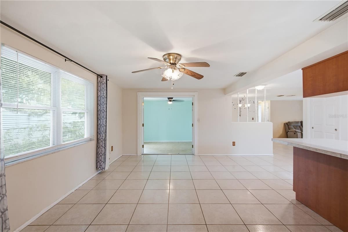 6345 PATELLA AVENUE — photo 13 of 44