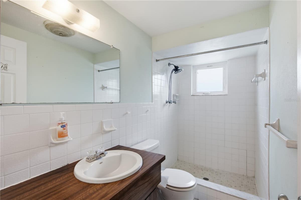 6345 PATELLA AVENUE — photo 14 of 44