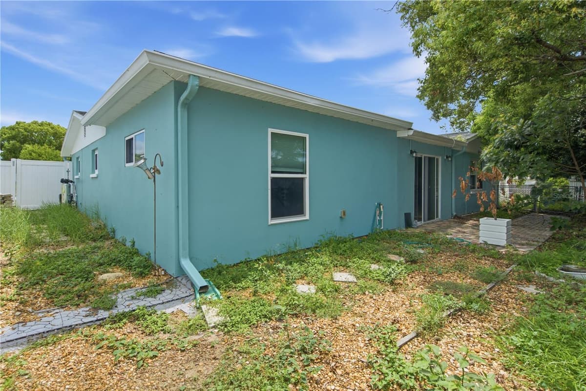 6345 PATELLA AVENUE — photo 28 of 44