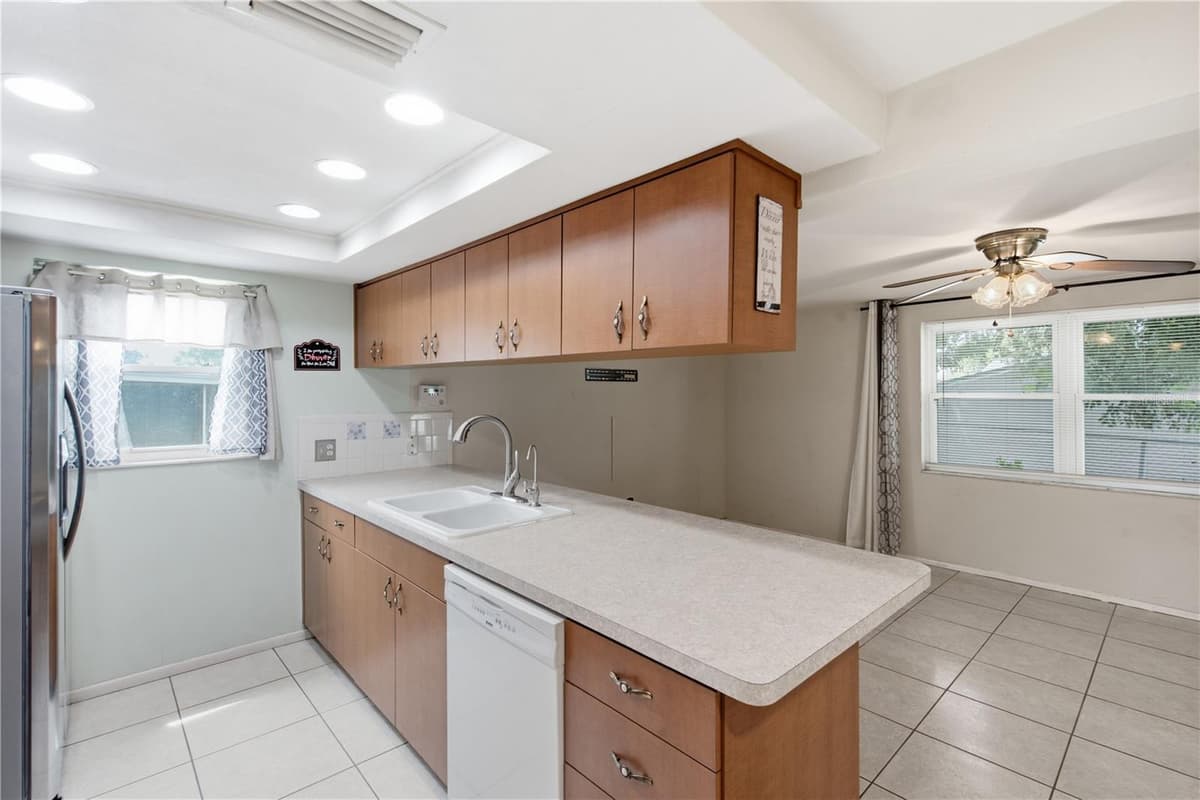 6345 PATELLA AVENUE — photo 31 of 44