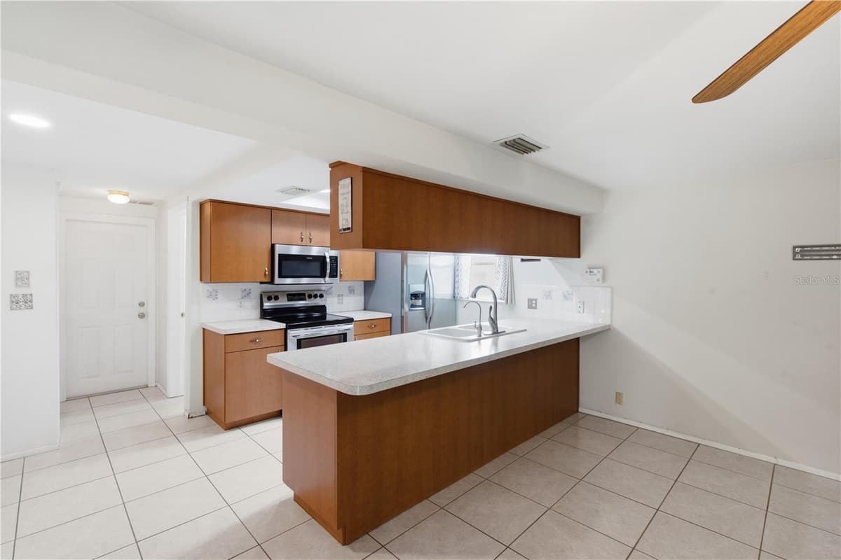 6345 PATELLA AVENUE — photo 30 of 44