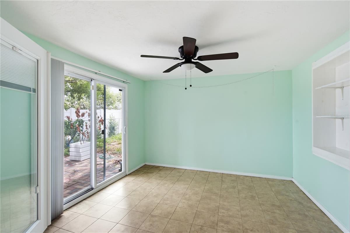 6345 PATELLA AVENUE — photo 26 of 44