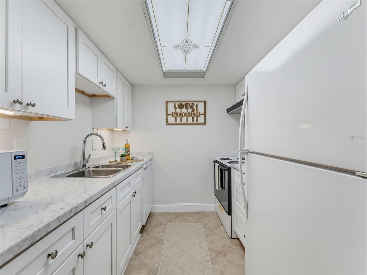 12760 INDIAN ROCKS ROAD — photo 12 of 53