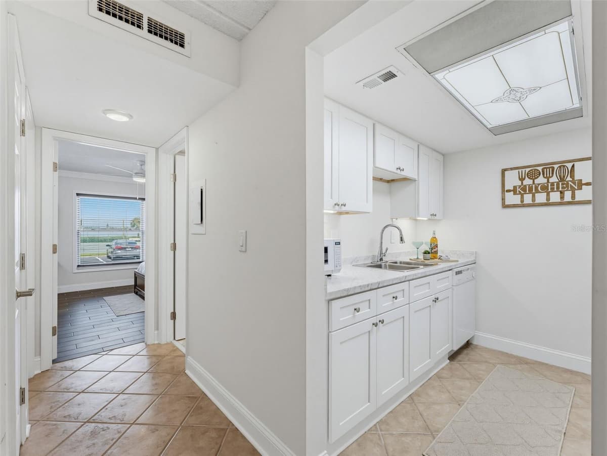 12760 INDIAN ROCKS ROAD — photo 14 of 53