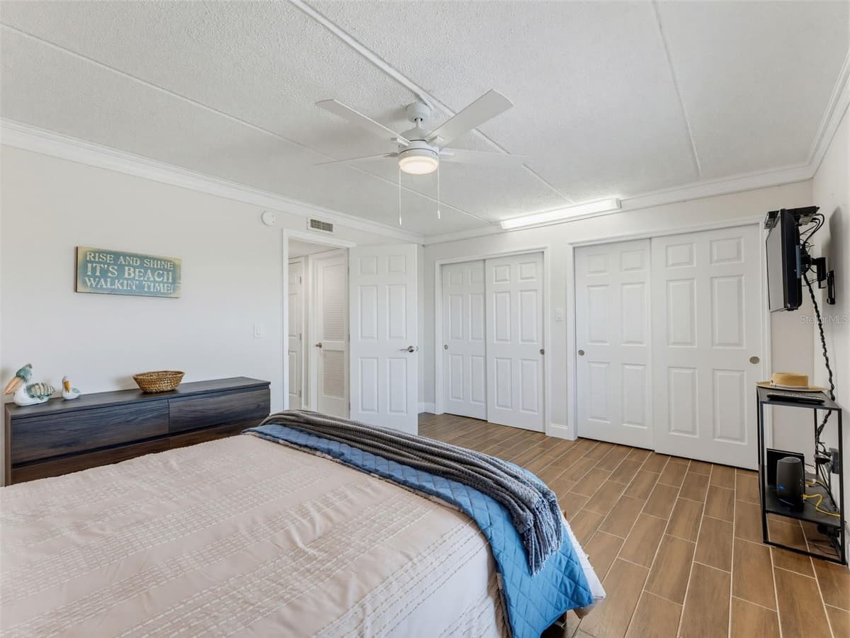12760 INDIAN ROCKS ROAD — photo 20 of 53