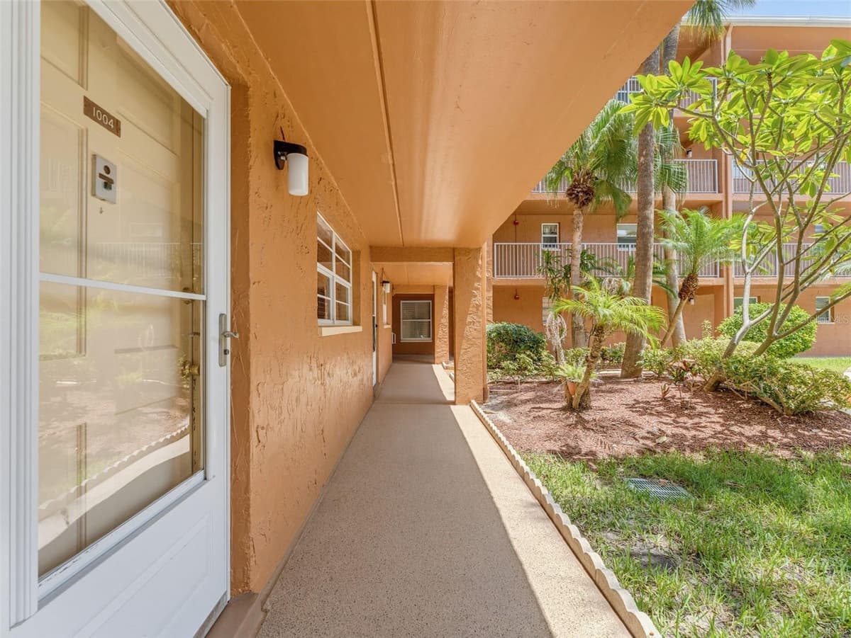 12760 INDIAN ROCKS ROAD — photo 4 of 53