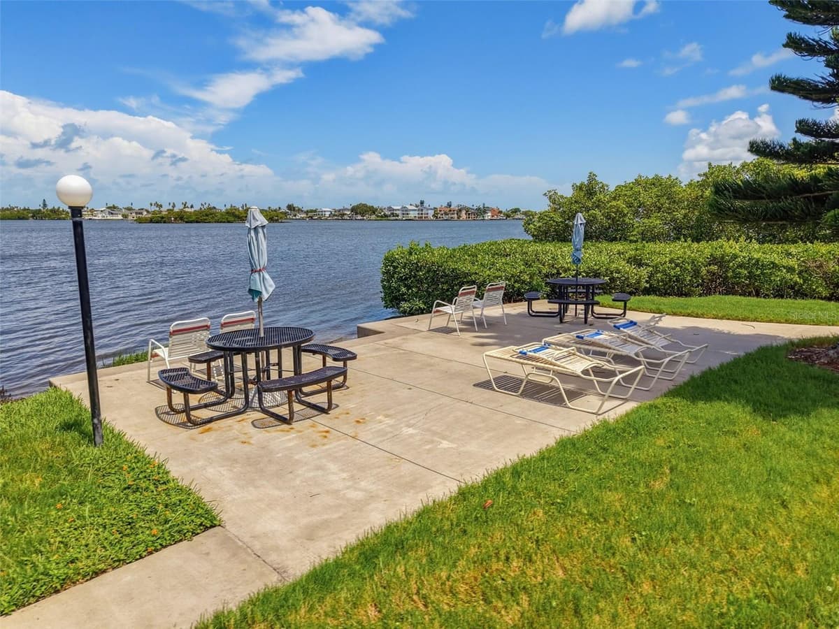 12760 INDIAN ROCKS ROAD — photo 44 of 53