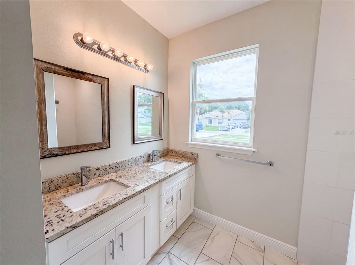 1140 BANCROFT STREET — photo 7 of 13