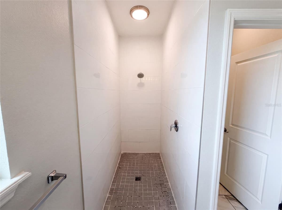 1140 BANCROFT STREET — photo 9 of 13