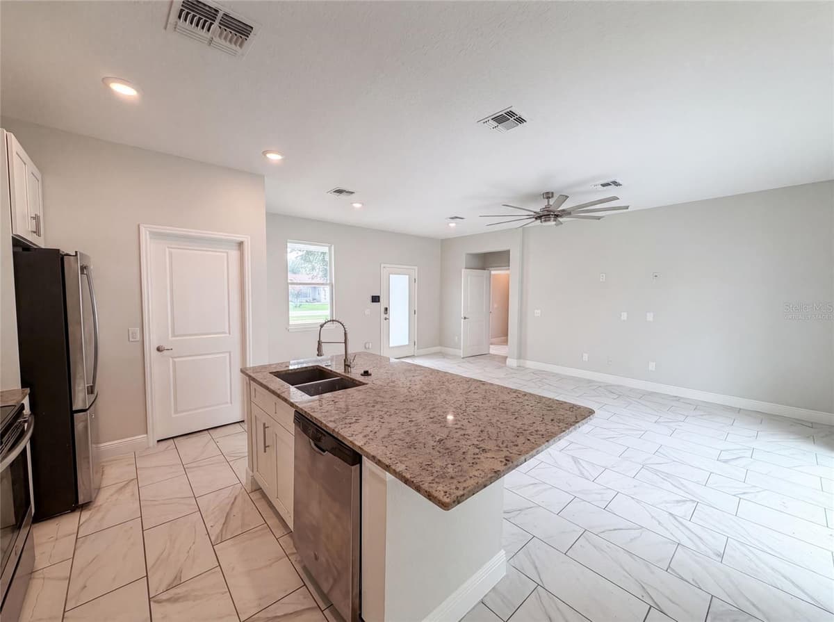 1140 BANCROFT STREET — photo 3 of 13