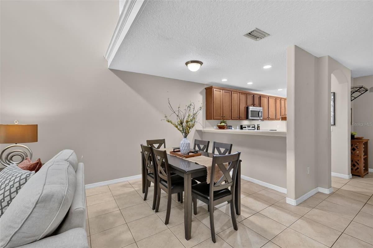 2214 CYPRESS COVE DRIVE — photo 10 of 35