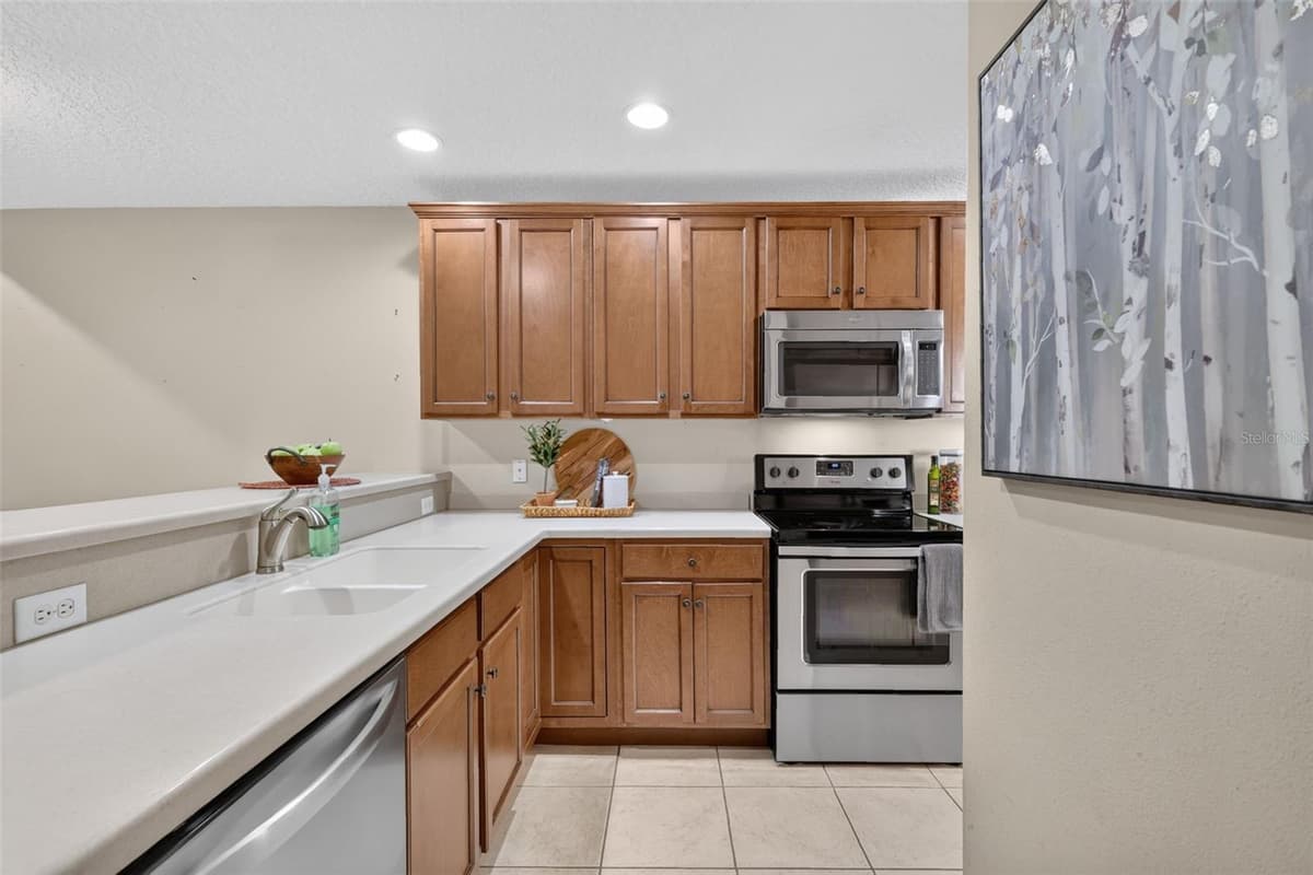 2214 CYPRESS COVE DRIVE — photo 15 of 35