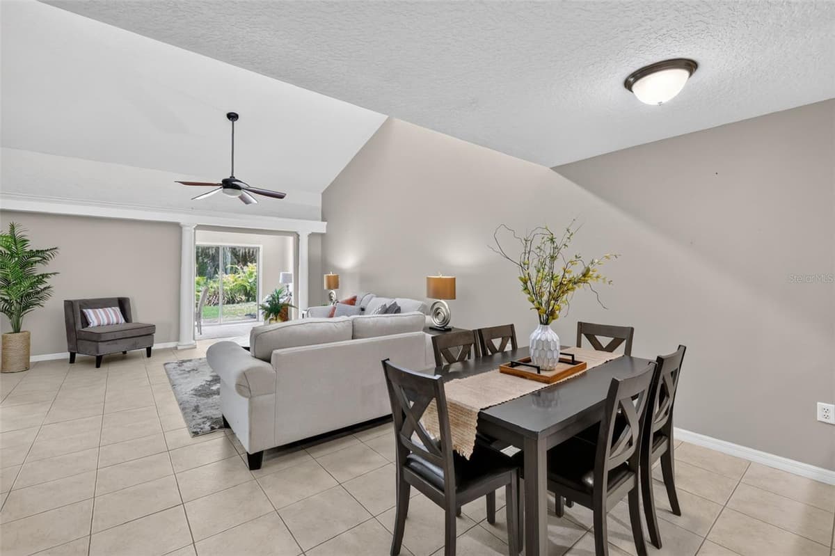 2214 CYPRESS COVE DRIVE — photo 9 of 35