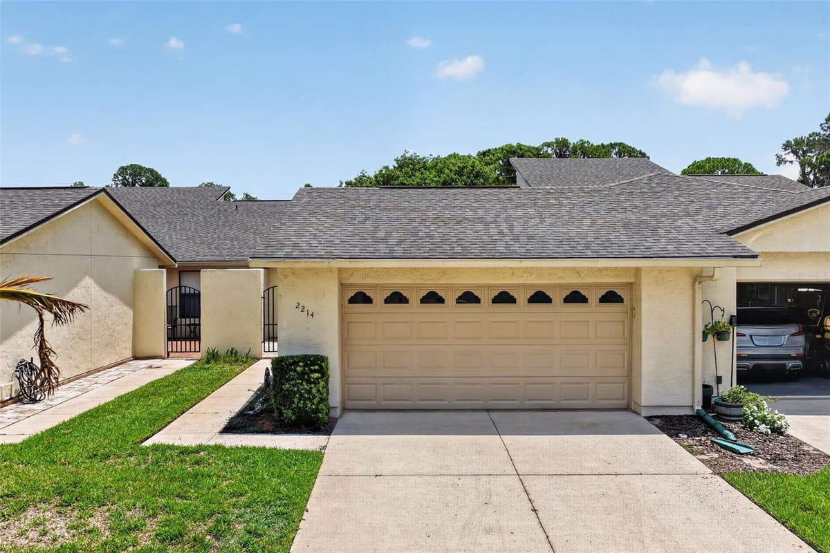 2214 CYPRESS COVE DRIVE — photo 2 of 35