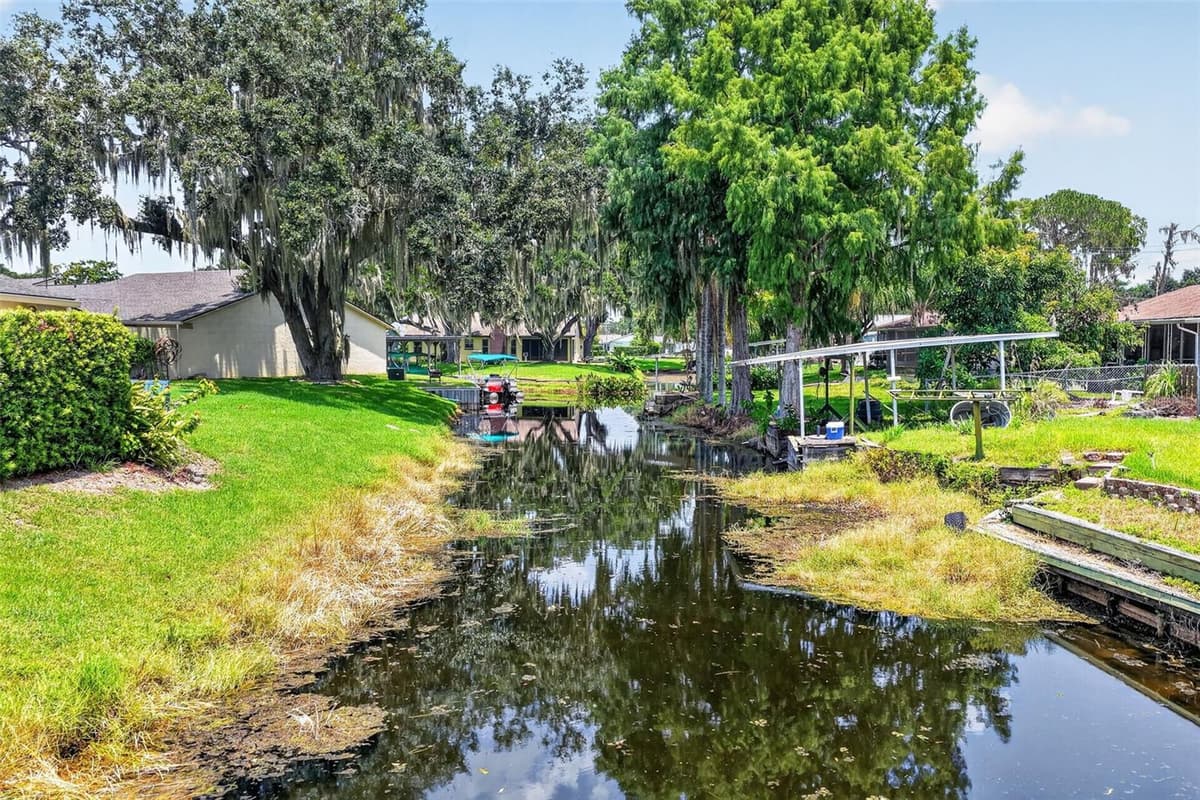 2214 CYPRESS COVE DRIVE — photo 33 of 35