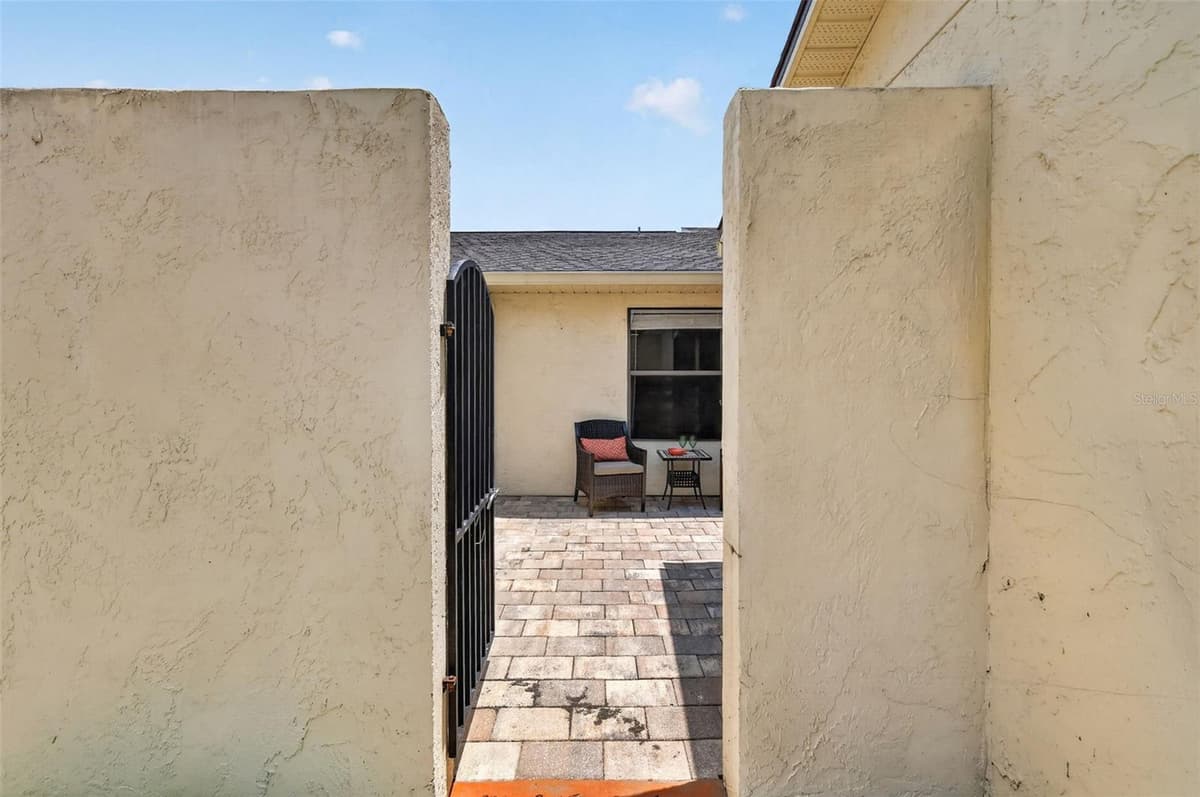 2214 CYPRESS COVE DRIVE — photo 6 of 35