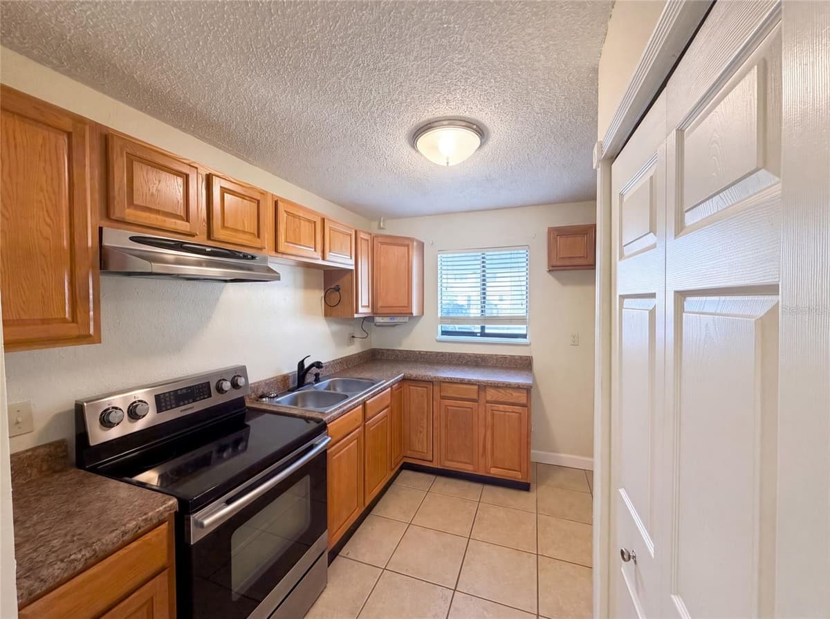 22707 WATERSEDGE BOULEVARD — photo 2 of 23