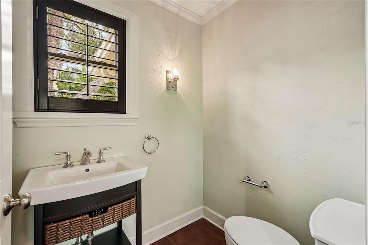 1675 LANDINGS LANE — photo 24 of 64