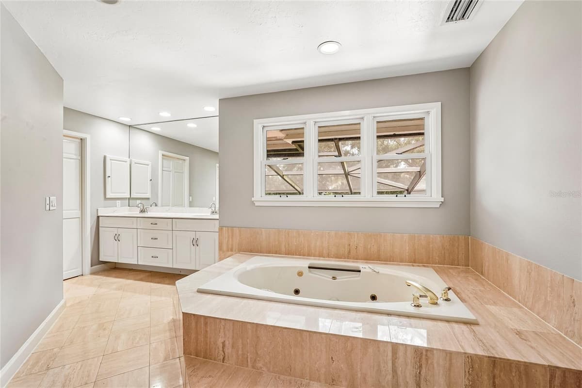 1675 LANDINGS LANE — photo 9 of 64