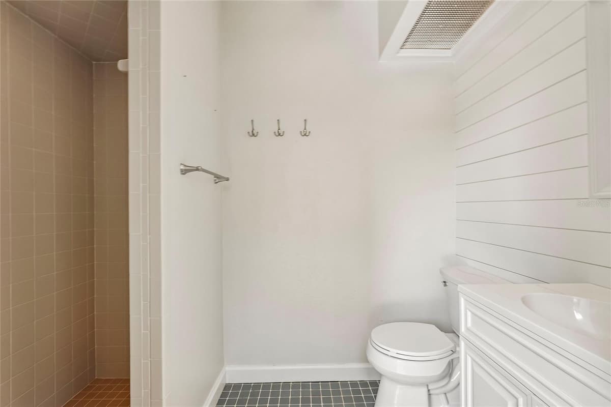 1675 LANDINGS LANE — photo 39 of 64