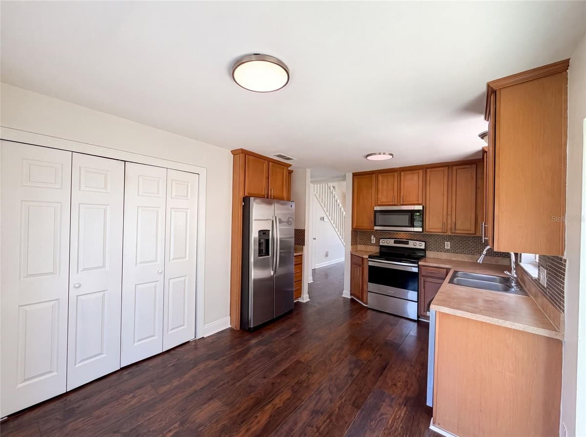 1030 MARTIN BOULEVARD — photo 10 of 30
