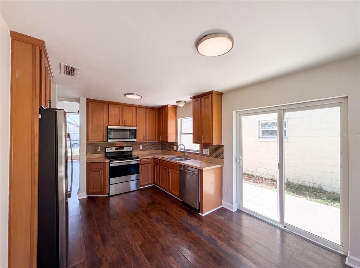 1030 MARTIN BOULEVARD — photo 9 of 30